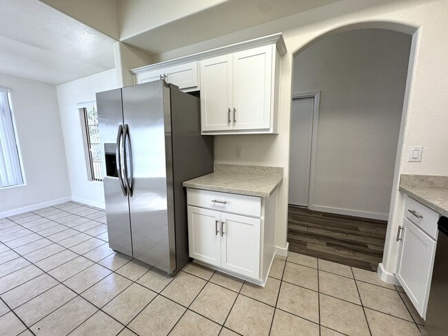 Photo - Beautiful Remodeled 3 bed, 2 bath home in convenient El Mirage neighborhood!