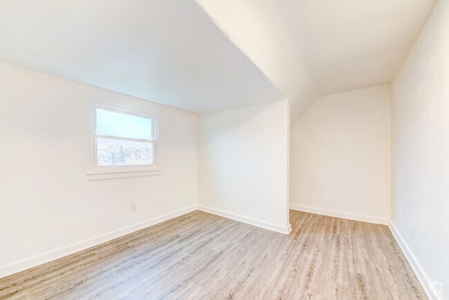 Building Photo - 615 E Warrington Ave Unit #2 Rental
