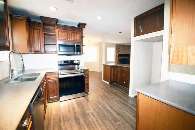 Photo - 1806 Cedarwood Ct