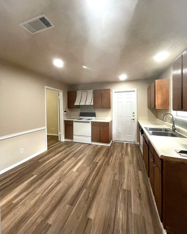 Photo - 13539 Primwood St