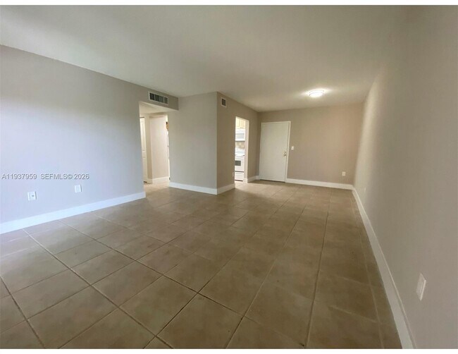 Photo - 10431 N Kendall Dr Unit D306