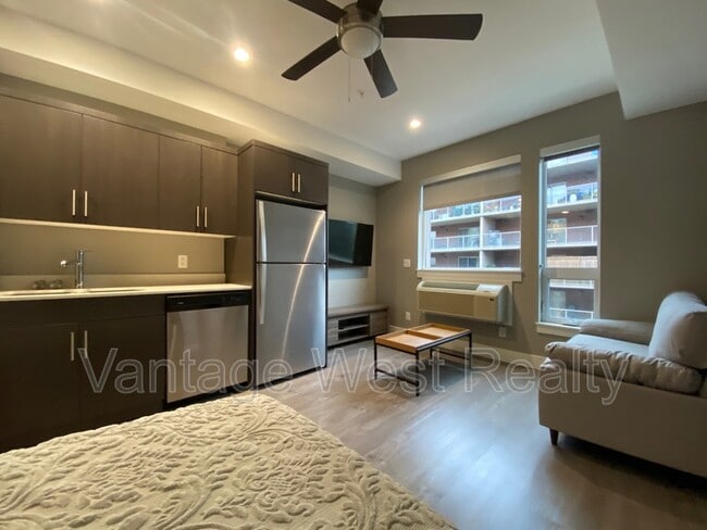 Photo - 925-925 Leon Ave