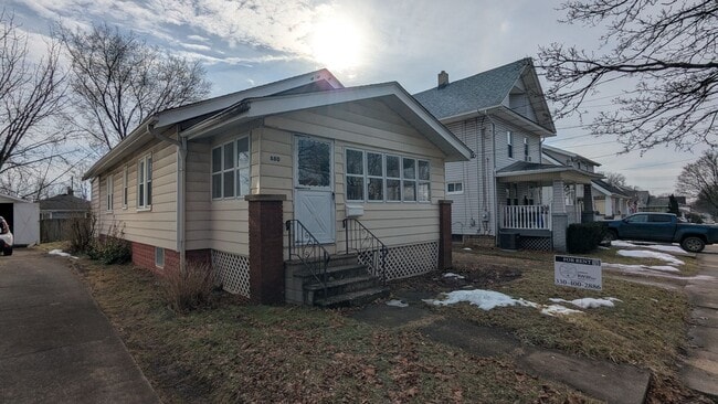 Photo - Charming 3 bedroom/1 bath home in the heart of Akron!