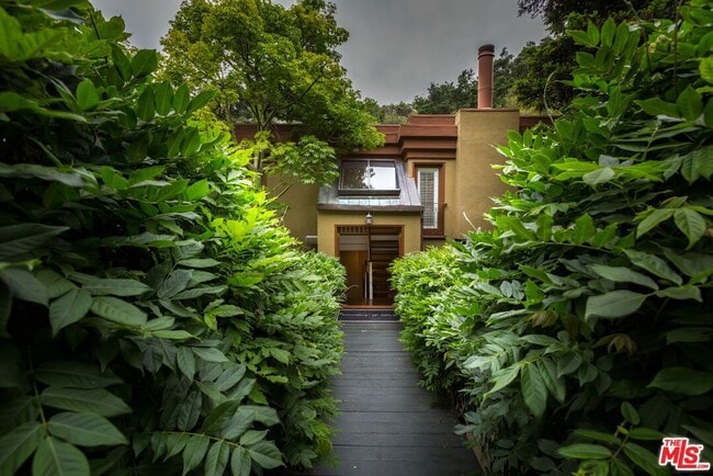 Photo - 10023 Westwanda Dr