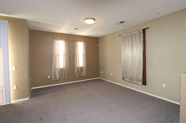 Photo - 601 Menaul Blvd NE