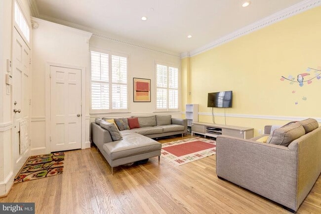 Photo - 2800 Dumbarton St NW