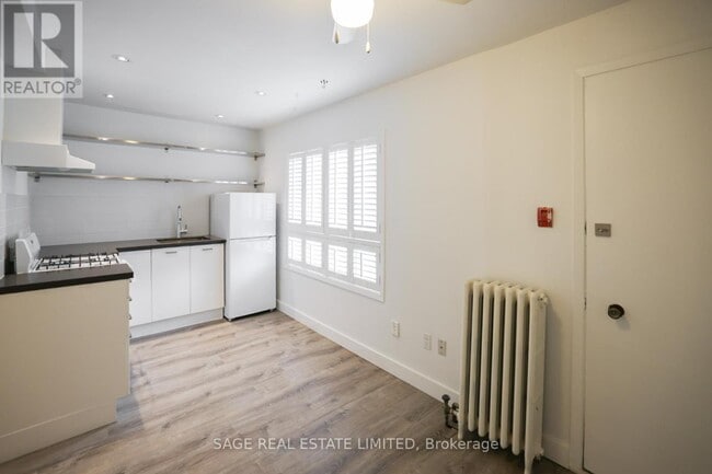 Photo - 8 Brookmount Rd Unit 2