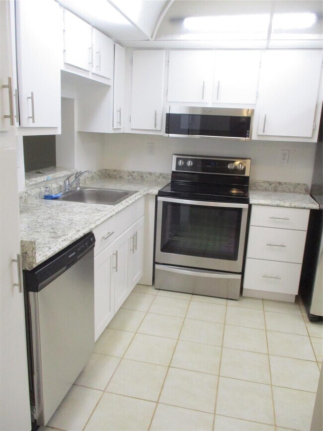 Photo - 6751 N University Dr Unit 207