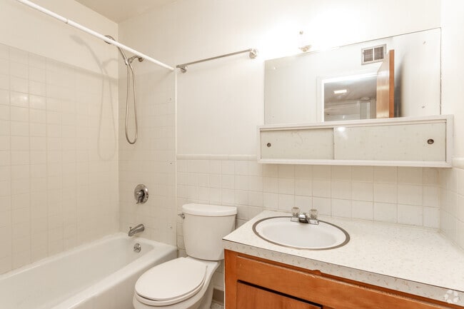 1BR Small - Bathroom
