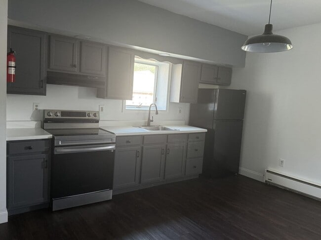 Photo - 132 E Main St