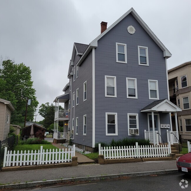 Building Photo - 32 Hevey St Unit Second Floor Rental