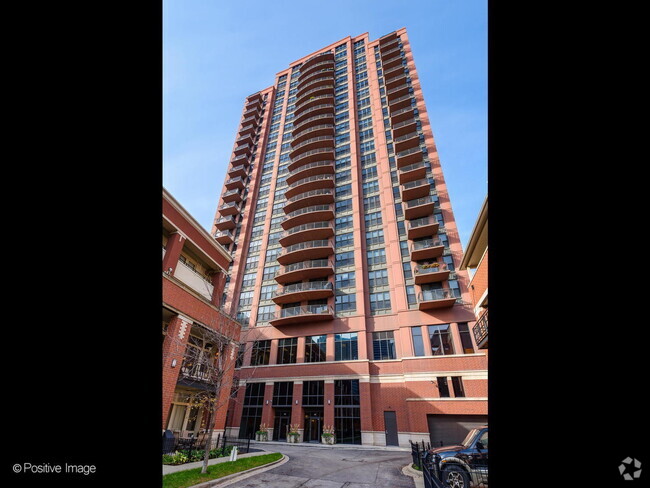 Building Photo - 330 N Jefferson St Rental