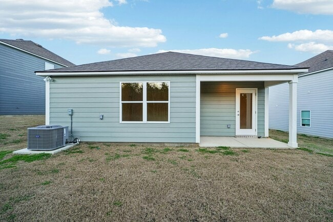 Photo - 595 Sterling Pl