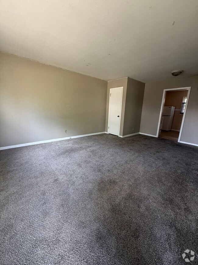 Building Photo - Affordable 2 Bedroom Duplex East Wichita Rental