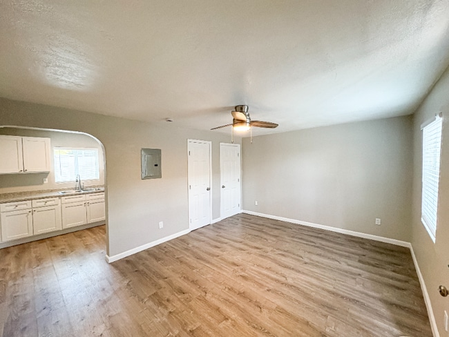 Photo - 1110 E Highland Ave Unit 7