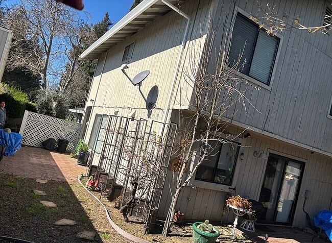 Photo - 615 Cutting Way