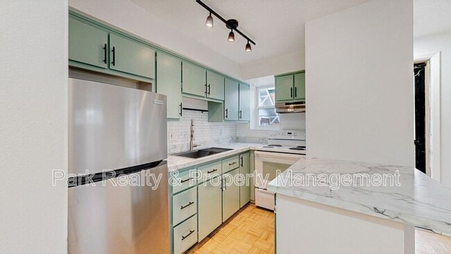 Building Photo - 1355 N Gaylord St Rental