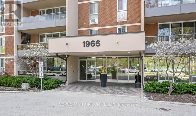Photo - 1966 Main St W Unit 1503