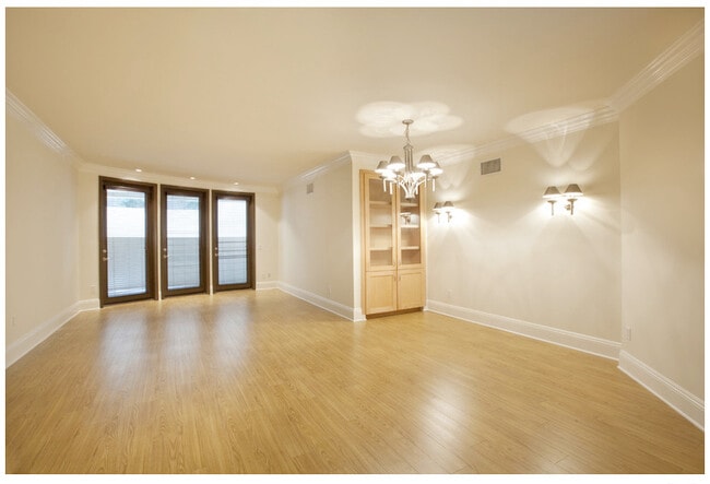 Photo - 10305 Almayo Ave Unit 202