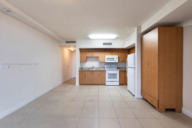 Photo - 2350 SW 27th Ave Unit 107