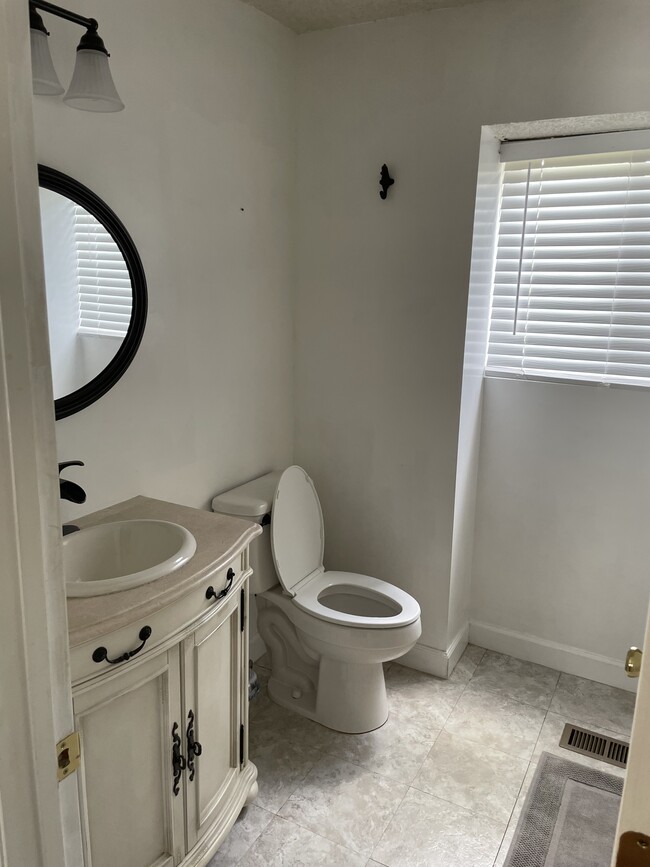 Photo - 2425 Cypress Ct