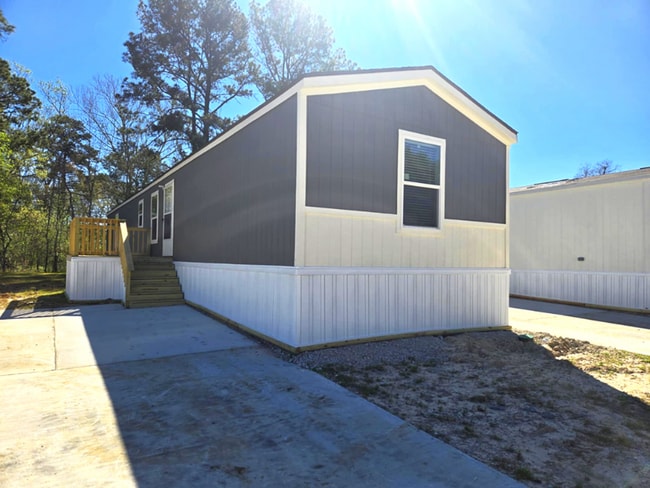 Photo - 22261 McCleskey Rd