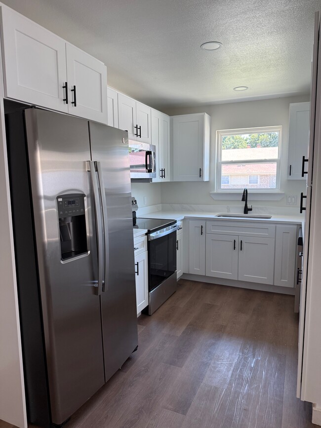 Building Photo - 2400 Lindblad Ct Rental