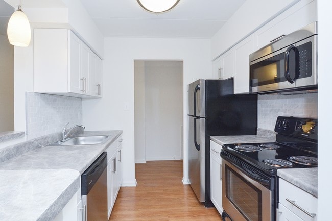 Sample Kitchen - The Lafayette at Valley Forge