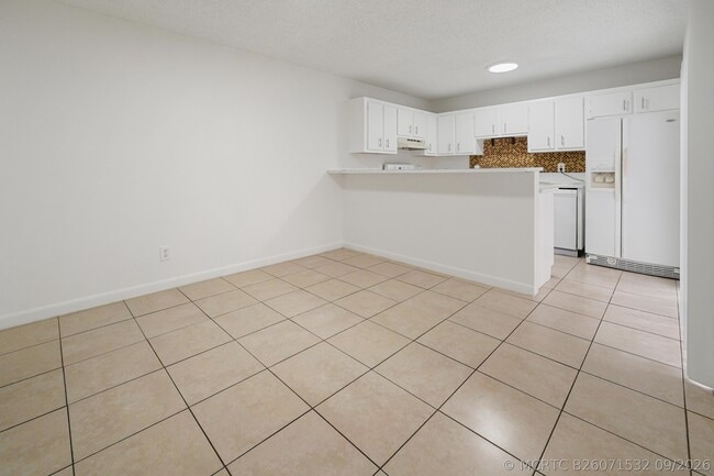 Photo - 237 Alemeda Dr