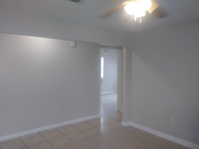 Photo - 2325-2327 Winthrop St Unit 2325