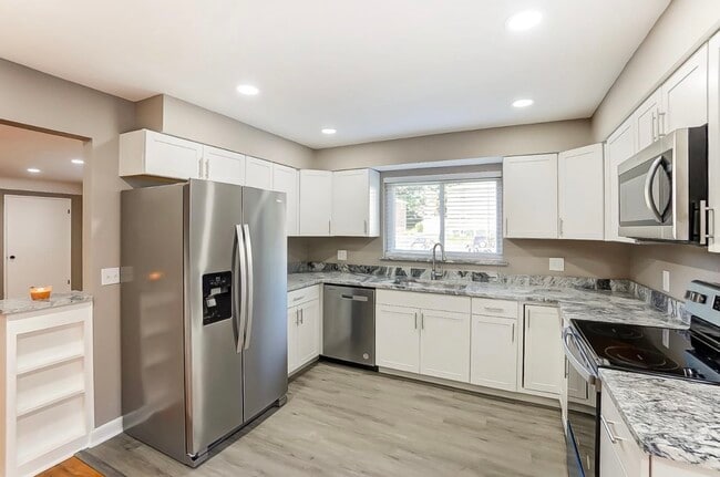 Building Photo - 4936 Kelsch Ln Unit #1