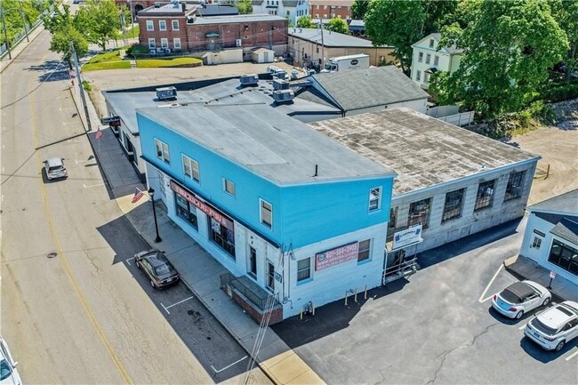 Photo - 33 Railroad Ave