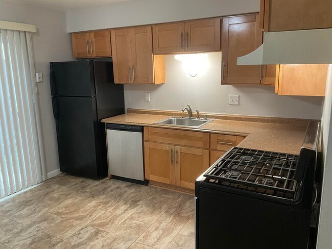 Photo - 1108 W 5th St Unit 2