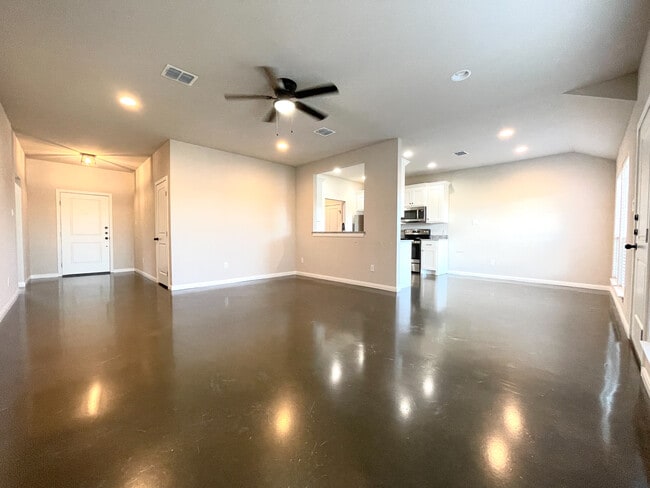 Photo - 100 W Windmill Way