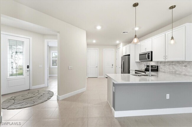 Photo - 5935 Mayflower Way