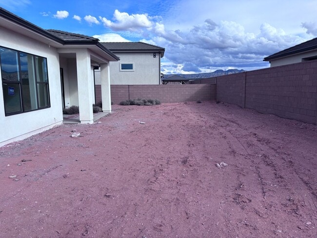 Photo - Brand New Ivory Home close to Sand Hollow