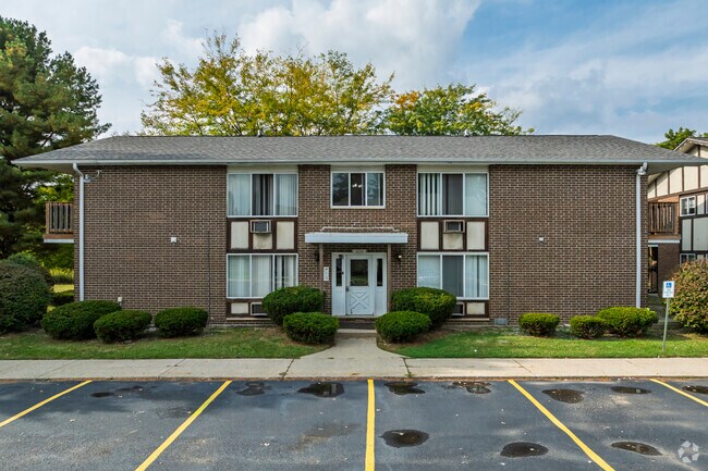 Photo - Country Squire Apartments