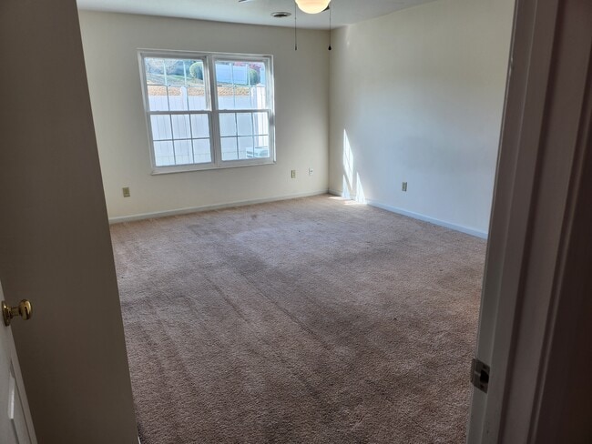 Master Bedroom - 1719 Wood Song Ln