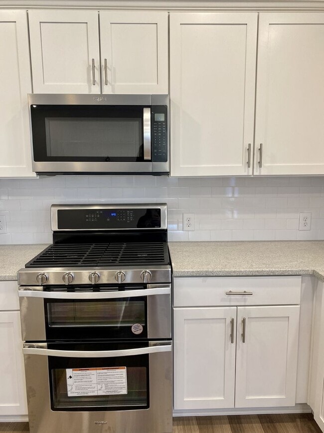 Photo - Beautiful 3BR/2.5BA Townhouse; Easy Access to I485 and Uptown