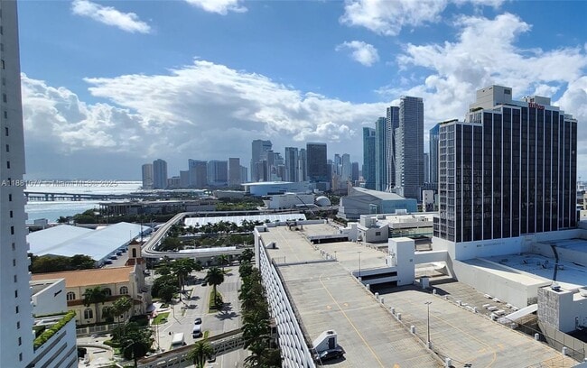 Building Photo - 1750 N Bayshore Dr Unit 2010 Rental