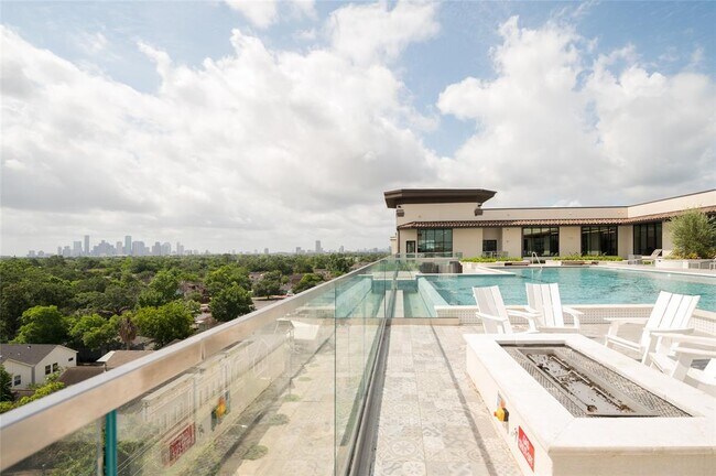 Photo - 1414 N Shepherd Dr Condo