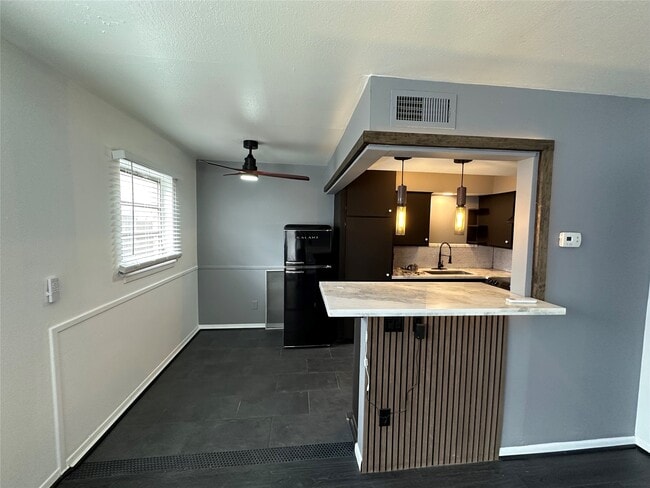 Photo - 1906 Binz St Unit 3