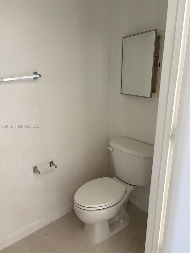 Photo - 2086 NE 167th St