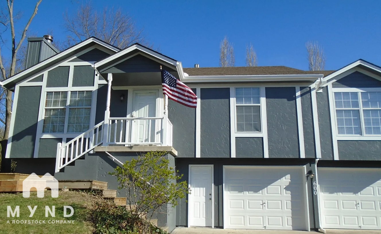 Photo - 600 SW Bonanza Dr