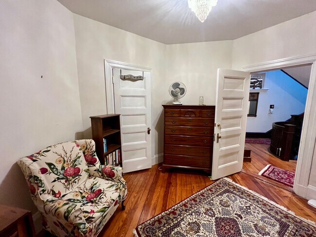 Photo - Washington St (684 Washington St, Brookline) Unit Upstairs
