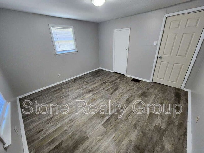 Photo - 2440 S 11th St