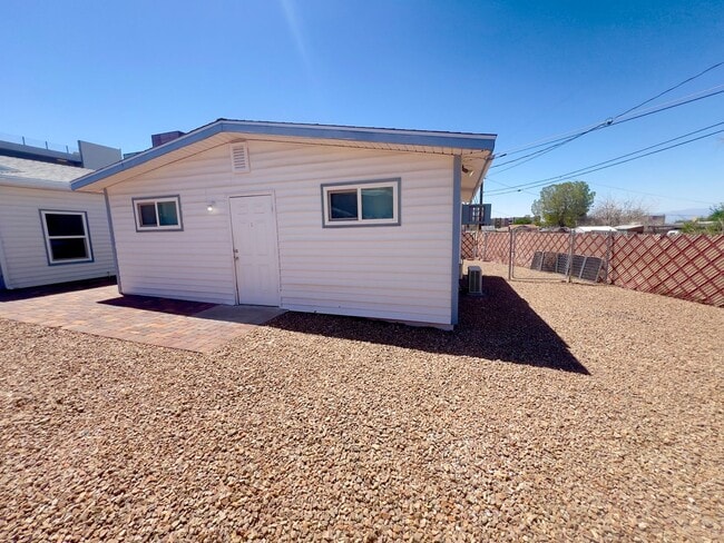 Photo - Adorable Studio, 1-Bathroom, located in the Heart of Downtown Henderson