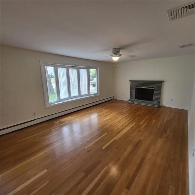 Photo - 72 Blueberry Dr