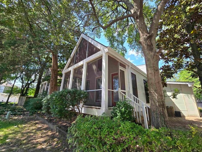 Photo - 113 Village Ln