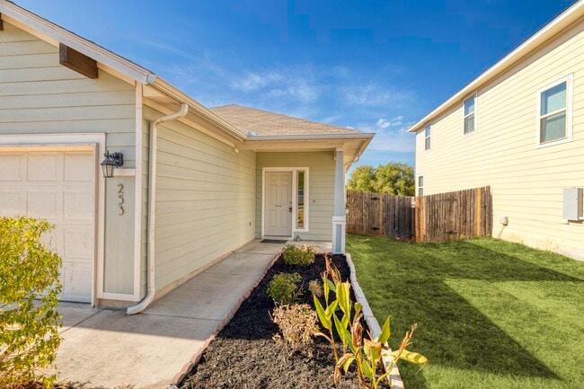 Photo - 253 Eagle Brook Ln